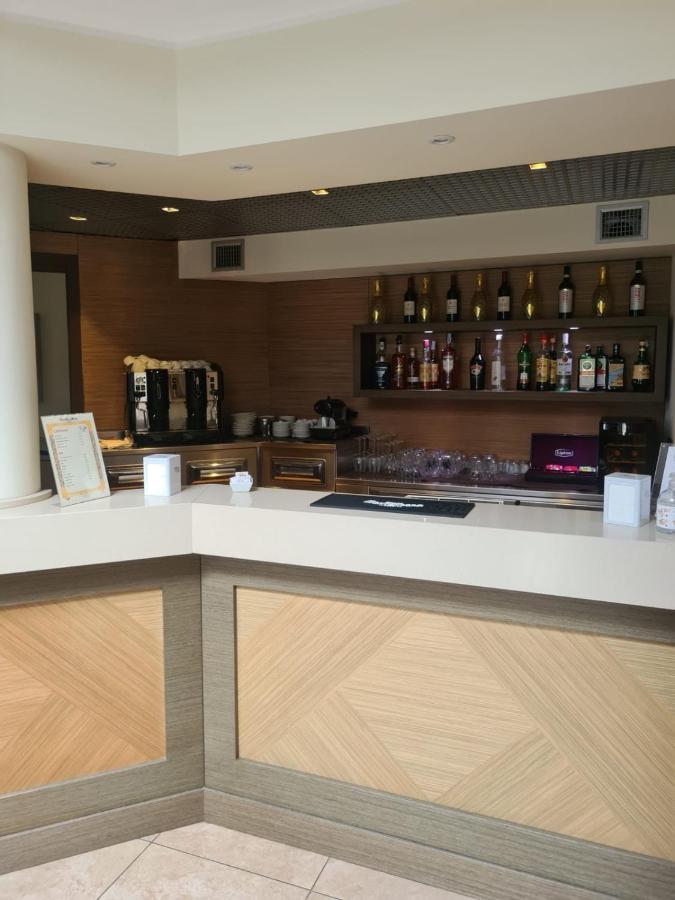 Elysium Hotel Raya Mediglia ภายนอก รูปภาพ