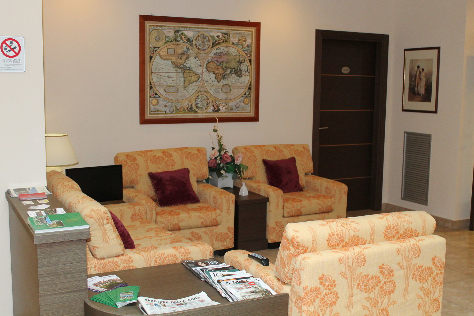 Elysium Hotel Raya Mediglia ภายนอก รูปภาพ